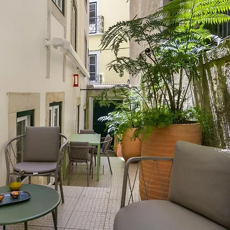 Apartamento Whome Hidden Oasis W/ Private Patio, Ac & Great Vibe Lisboa