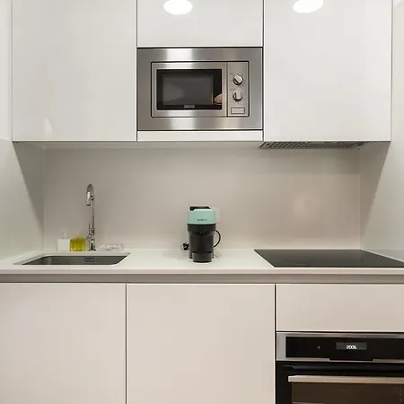 Whome Hidden Oasis W/ Private Patio, Ac & Great Vibe Apartment Lisbon